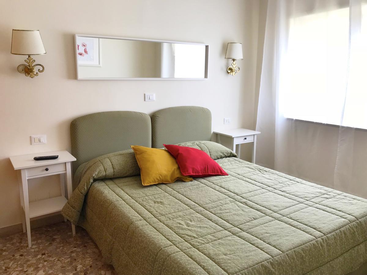 Villa Del Sole Terracina Eksteriør billede
