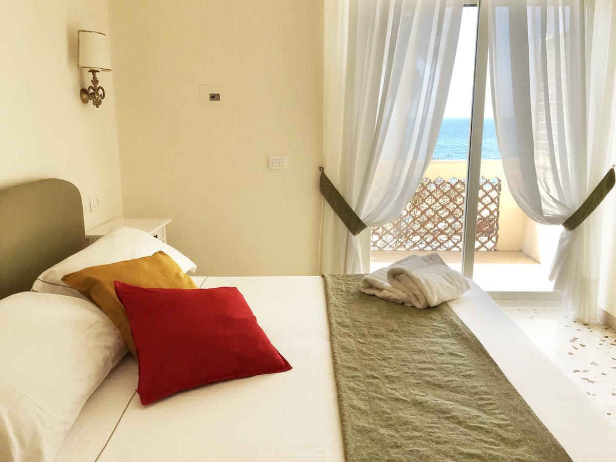 Villa Del Sole Terracina Eksteriør billede