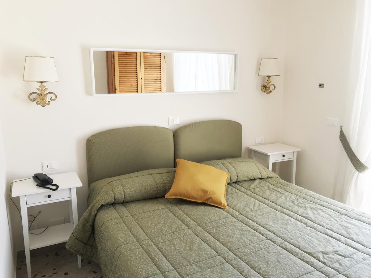 Villa Del Sole Terracina Eksteriør billede