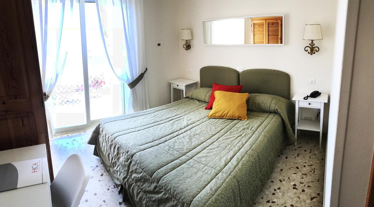 Villa Del Sole Terracina Eksteriør billede