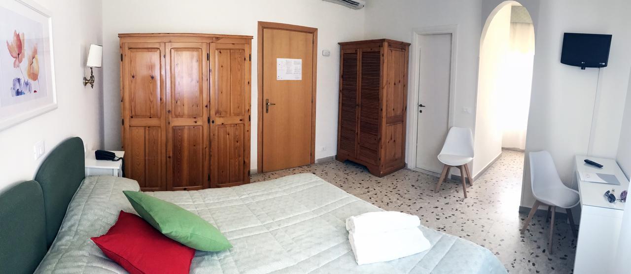 Villa Del Sole Terracina Eksteriør billede
