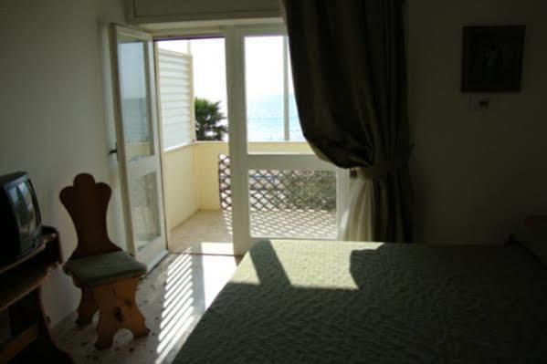 Villa Del Sole Terracina Eksteriør billede